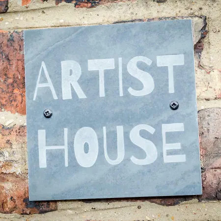 Artist House *